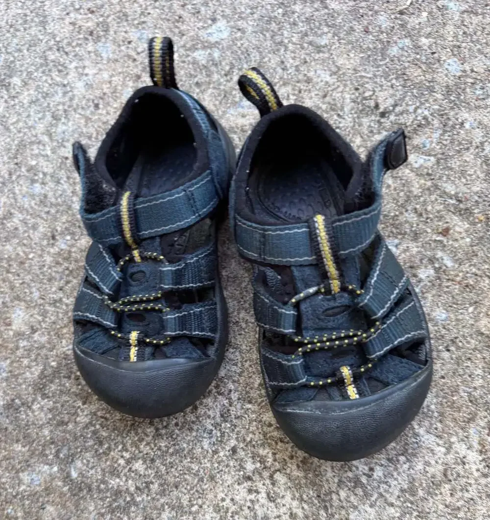 Keen Newport H2 Kids Waterproof Sport Sandals Black Blue Yellow size 5